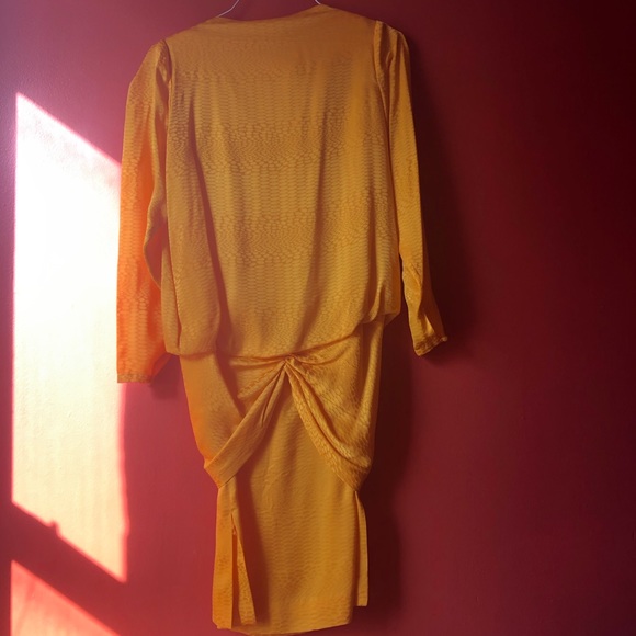 ❤️Vintage Lady France 100% Silk Yellow Dress Sz 4 - Picture 4 of 8